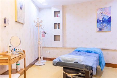 青島諾德醫(yī)學美容醫(yī)院_治療室
