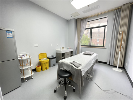 唐山蘇亞美聯(lián)臣醫(yī)療美容醫(yī)院_治療室