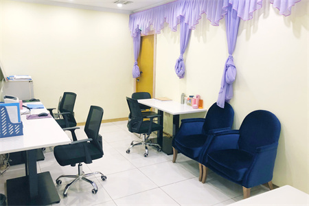 通遼烏宇新醫(yī)療美容門(mén)診部_醫(yī)生辦公室