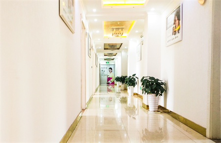 曲靖韓美醫(yī)療美容門診部（原靖美）_走廊