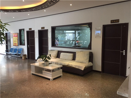 重慶華膚皮膚病醫(yī)院植發(fā)科_醫(yī)院一角