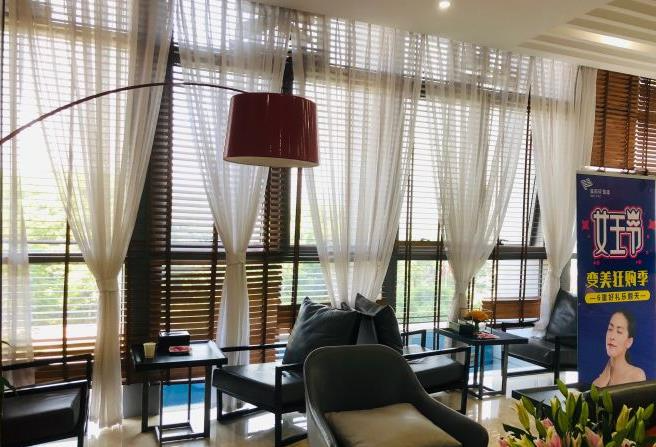 長(zhǎng)沙臉秀醫(yī)療美容門(mén)診部_休息區(qū)