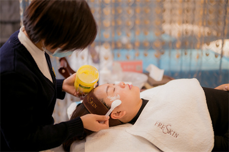 長沙晶膚醫(yī)學美容醫(yī)院_皮膚治療中