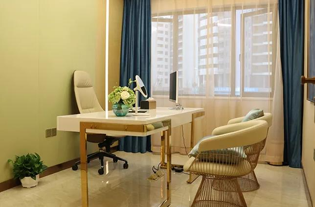 長(zhǎng)沙愛(ài)馨醫(yī)療美容門(mén)診部_咨詢(xún)室