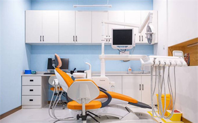 長(zhǎng)春傳陽牙科口腔門診部_治療室1