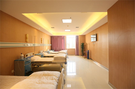 運(yùn)城藍(lán)山整形美容醫(yī)院_病房
