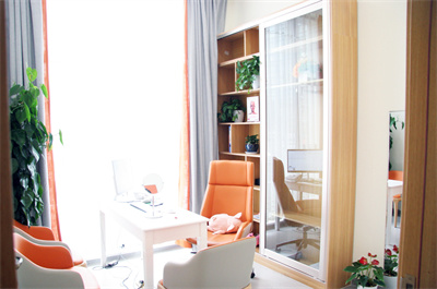 岳陽愛思特醫(yī)療美容醫(yī)院_咨詢室