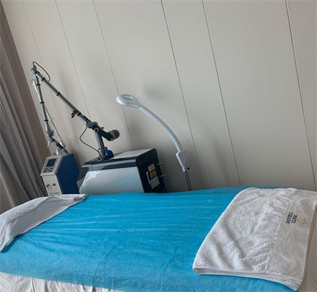 岳陽(yáng)美吉納醫(yī)療美容門(mén)診部_治療室