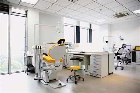 杭州牙科醫(yī)院(臨平城南口腔醫(yī)院)_治療室2