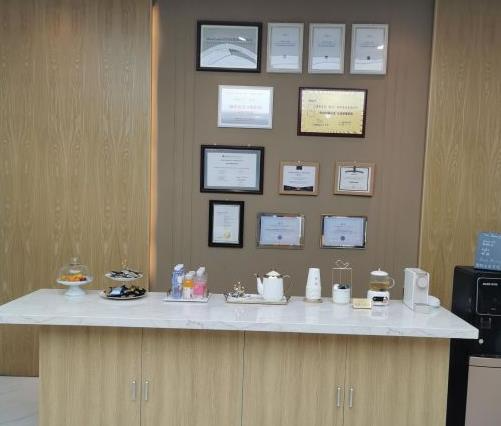 銀川澳瑪星光醫(yī)療美容診所_榮譽(yù)墻