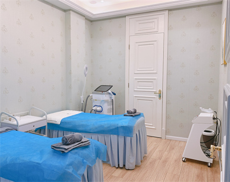 義烏德?tīng)柮揽歪t(yī)療美容門(mén)診部_治療室