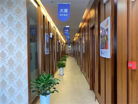 揚州大麥植發(fā)醫(yī)療美容診所_走廊