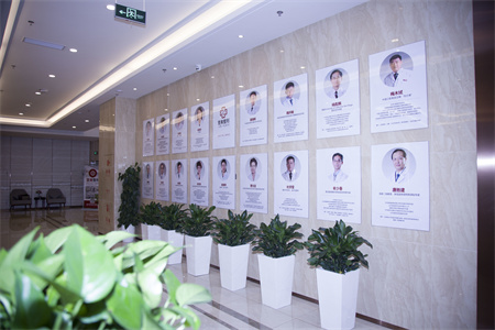 煙臺壹美天成醫(yī)療美容醫(yī)院_專家墻