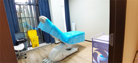 煙臺(tái)平平醫(yī)療美容診所_注射室