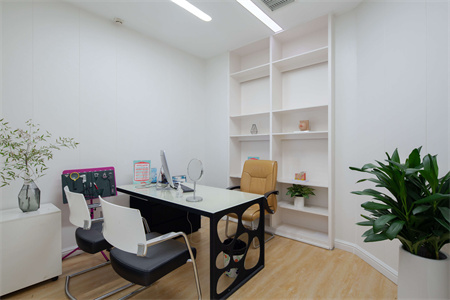 煙臺靚杰醫(yī)療美容整形醫(yī)院_咨詢室