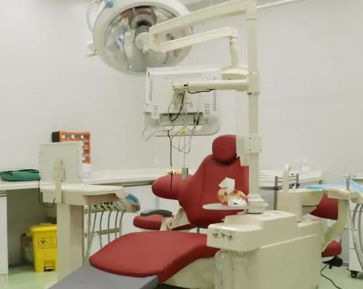 煙臺(tái)洛神牙天使口腔門診部_治療室