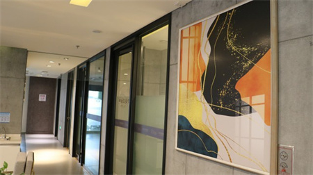 煙臺(tái)綠葉愛麗美醫(yī)療美容門診部_醫(yī)院環(huán)境