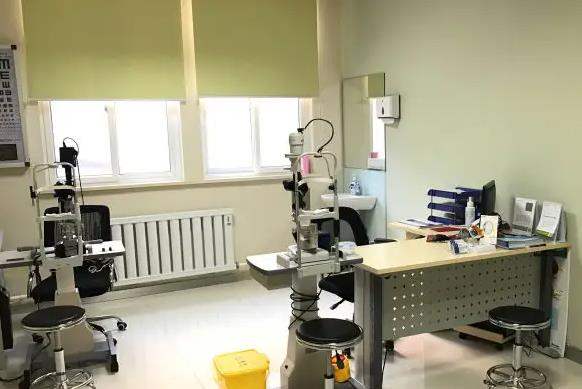 煙臺(tái)正大光明眼科醫(yī)院_咨詢(xún)室