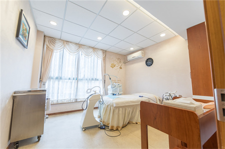 信豐悅?cè)R美醫(yī)療美容診所_皮膚治療室