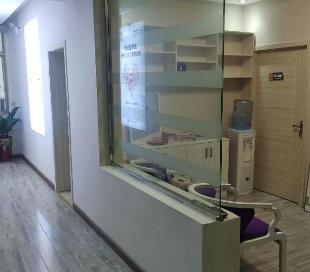 信陽名洲口腔診所_醫(yī)院一角