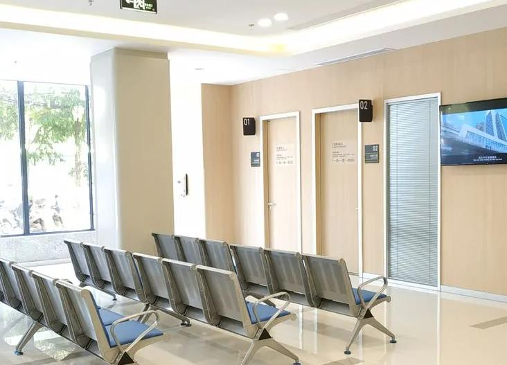 信陽(yáng)愛(ài)爾眼科醫(yī)院_咨詢室