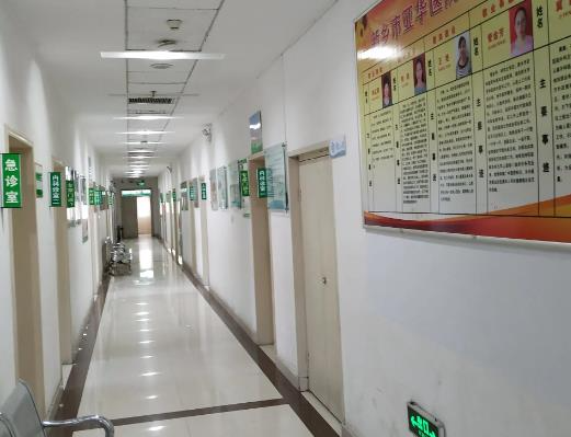 新鄉(xiāng)市亞華醫(yī)院_走廊