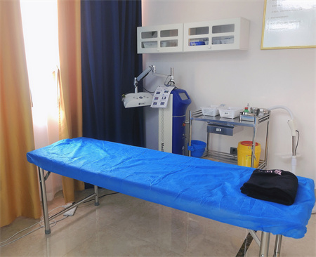 新疆王茜醫(yī)療美容整形門診部_注射室