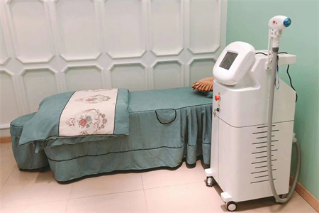 新鄉(xiāng)艾尚醫(yī)療美容門診部_皮膚治療室