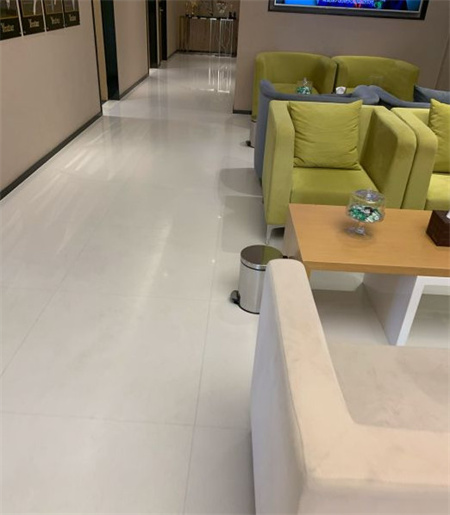 新疆醫(yī)學(xué)會伊麗醫(yī)療整形美容門診部_休息區(qū)