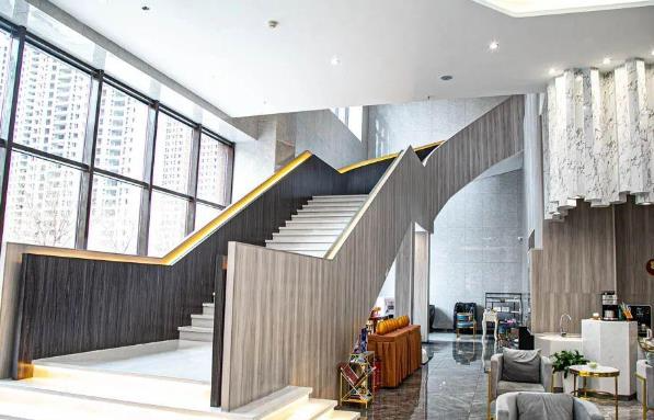 忻州美神整形醫(yī)療美容門診部_二樓樓梯