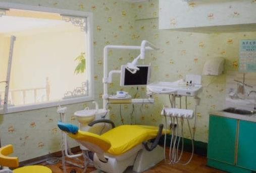 襄陽(yáng)牙牙口腔門(mén)診部_治療室