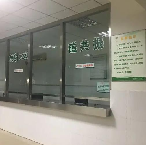 襄陽市中心醫(yī)院整形美容科_醫(yī)院一角