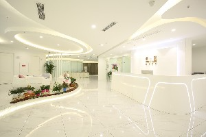 成都花一棠醫(yī)療美容門(mén)診部_前臺(tái)大廳