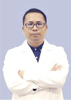 何鵬.jpg 何鵬.jpg