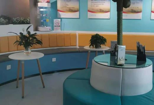 西寧健永口腔門診部_休息區(qū)