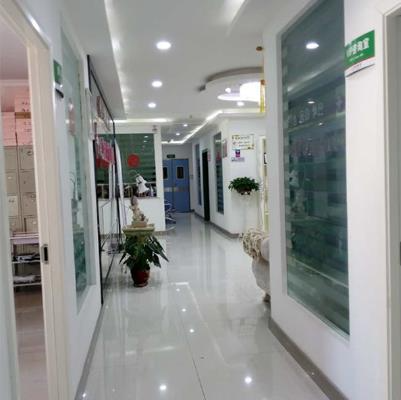 西寧欣怡醫(yī)學(xué)整形美容門(mén)診部_醫(yī)院走廊