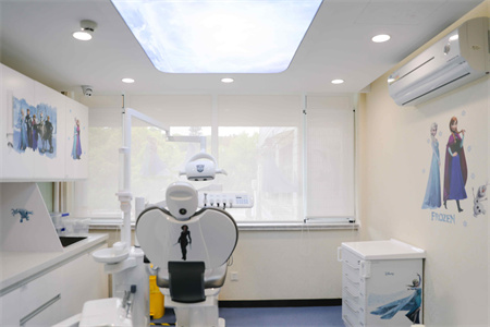 西安優(yōu)德口腔門診部_牙齒矯正