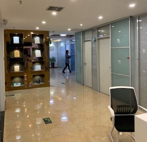 西安零點(diǎn)零醫(yī)療美容門診部_醫(yī)院走廊