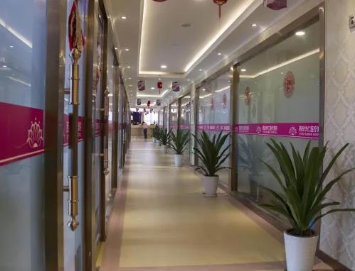 西安華仁醫(yī)院整形美容中心_走廊