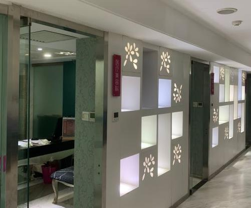 西安華旗唯美醫(yī)療美容門診部_咨詢室