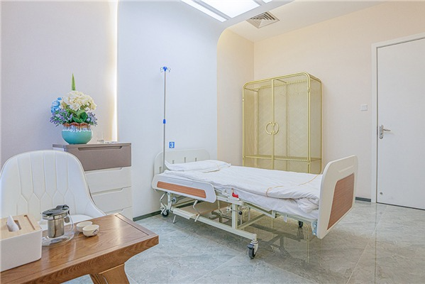 成都紫藤花語醫(yī)療美容診所_手術(shù)室