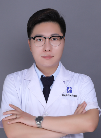 候浩然.png 候浩然.png