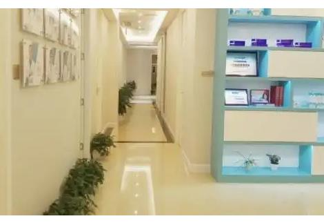武漢卓妍醫(yī)療美容門診部_走廊