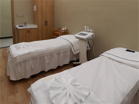 武漢武總植發(fā)?？崎T診部_治療室