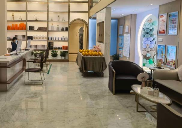 武漢仁束醫(yī)療美容門(mén)診部_大廳