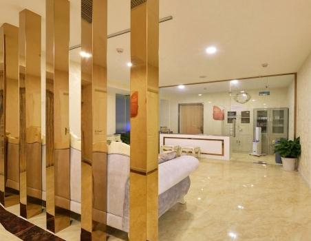 武漢麗星醫(yī)療美容門(mén)診部_大廳