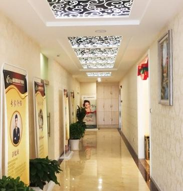 武漢麗星醫(yī)療美容門(mén)診部_走廊