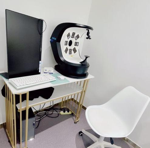 武漢樂享科顏膚醫(yī)療美容診所_皮膚檢測(cè)室