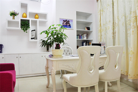 武漢華中科技大學(xué)同濟(jì)醫(yī)學(xué)院醫(yī)院整形美容醫(yī)院_咨詢室