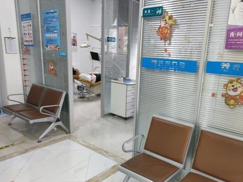 蕪湖匠心口腔門診部_醫(yī)院外休息區(qū)